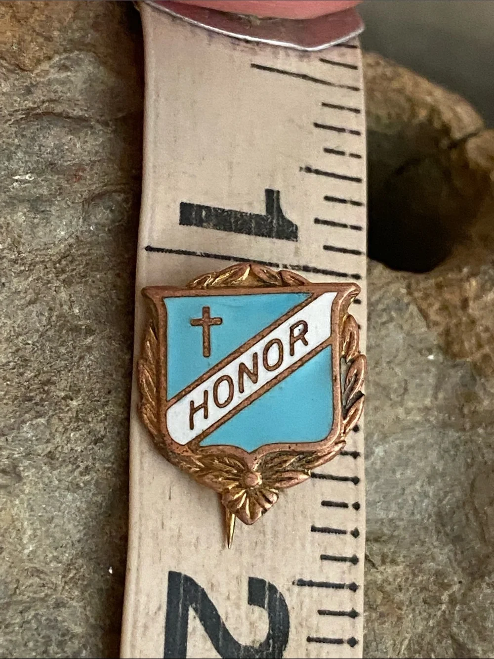 5/$10❤️❤️❤️Vintage 60s Catholic Honors Pin Broach